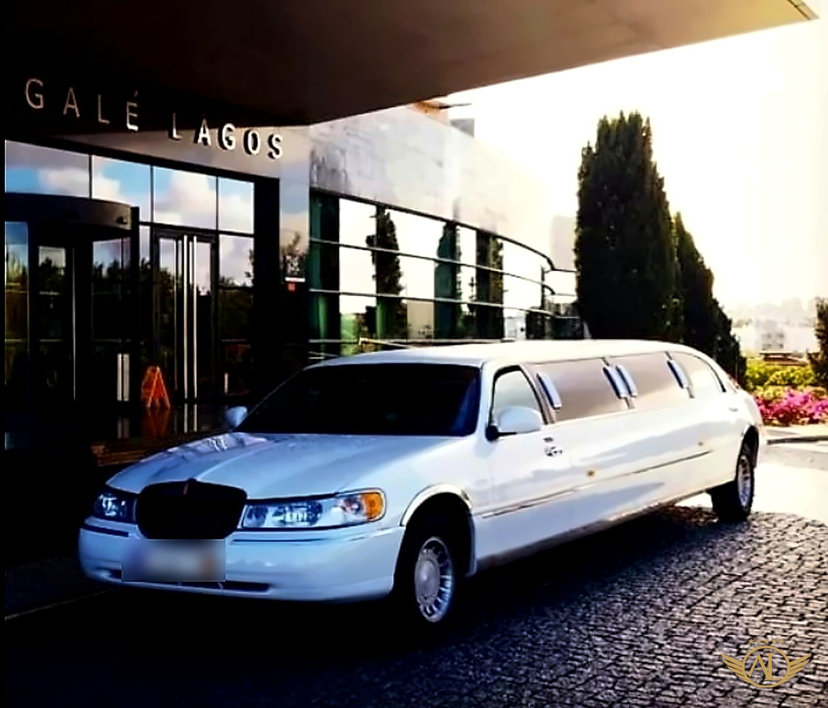 Lincoln stretch limousine da Algarve Limos® no Hotel Galé, Lagos